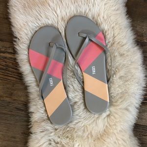 Tkees flip flops